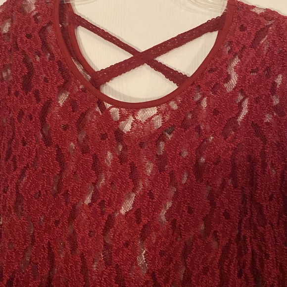 BKE Boutique size medium red floral mesh long sleeve top - Picture 6 of 7